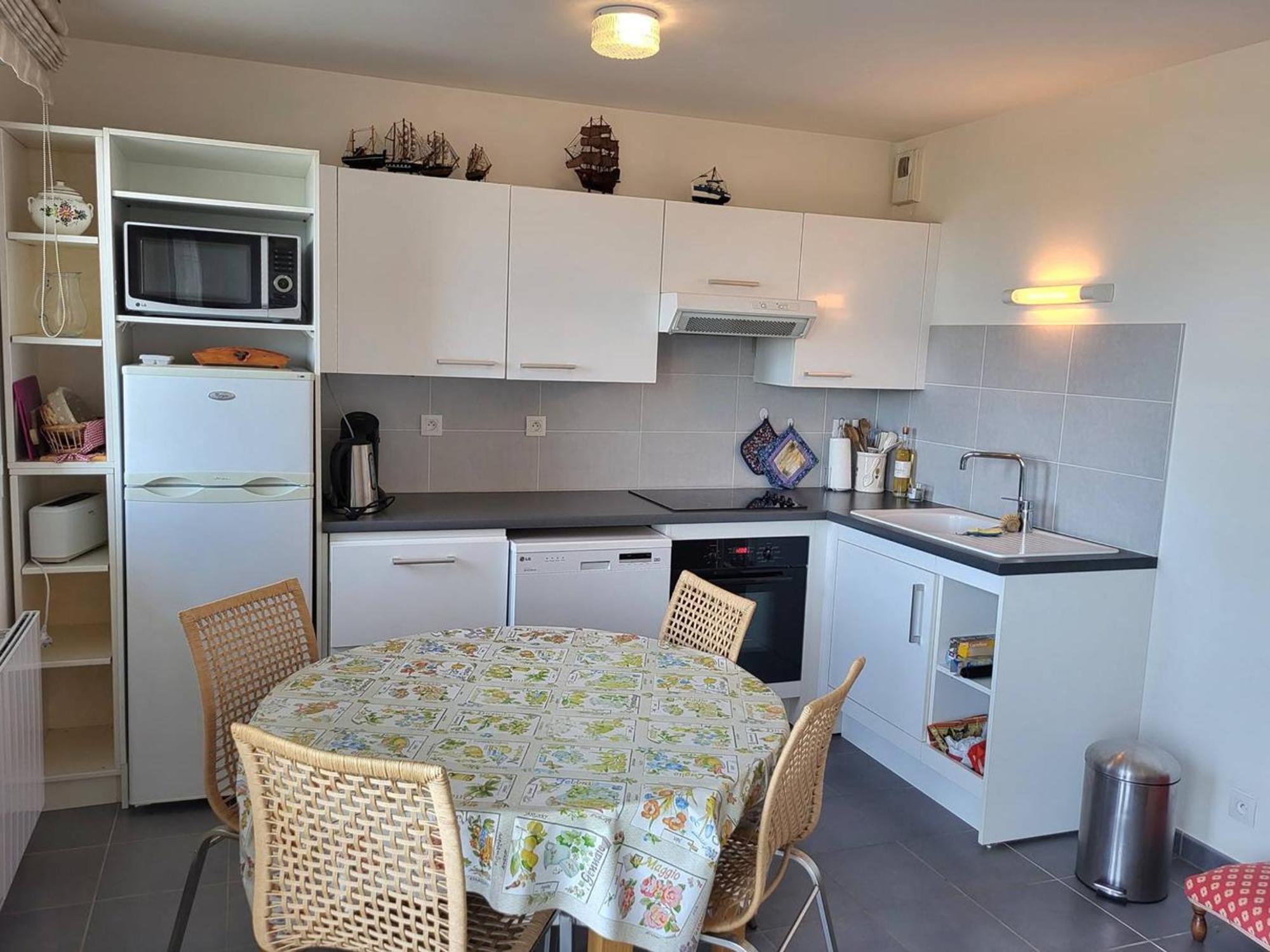 Appartement Rez-De-Jardin, Front De Mer, 4 Pers, Calme, Wifi Gratuit - Fr-1-465-46 Merville-Franceville-Plage Kültér fotó